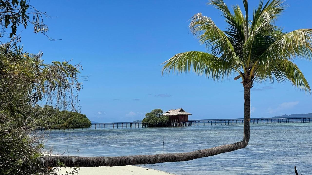 Nyande Raja Ampat Hotel Pulau Mansuar Bagian luar foto